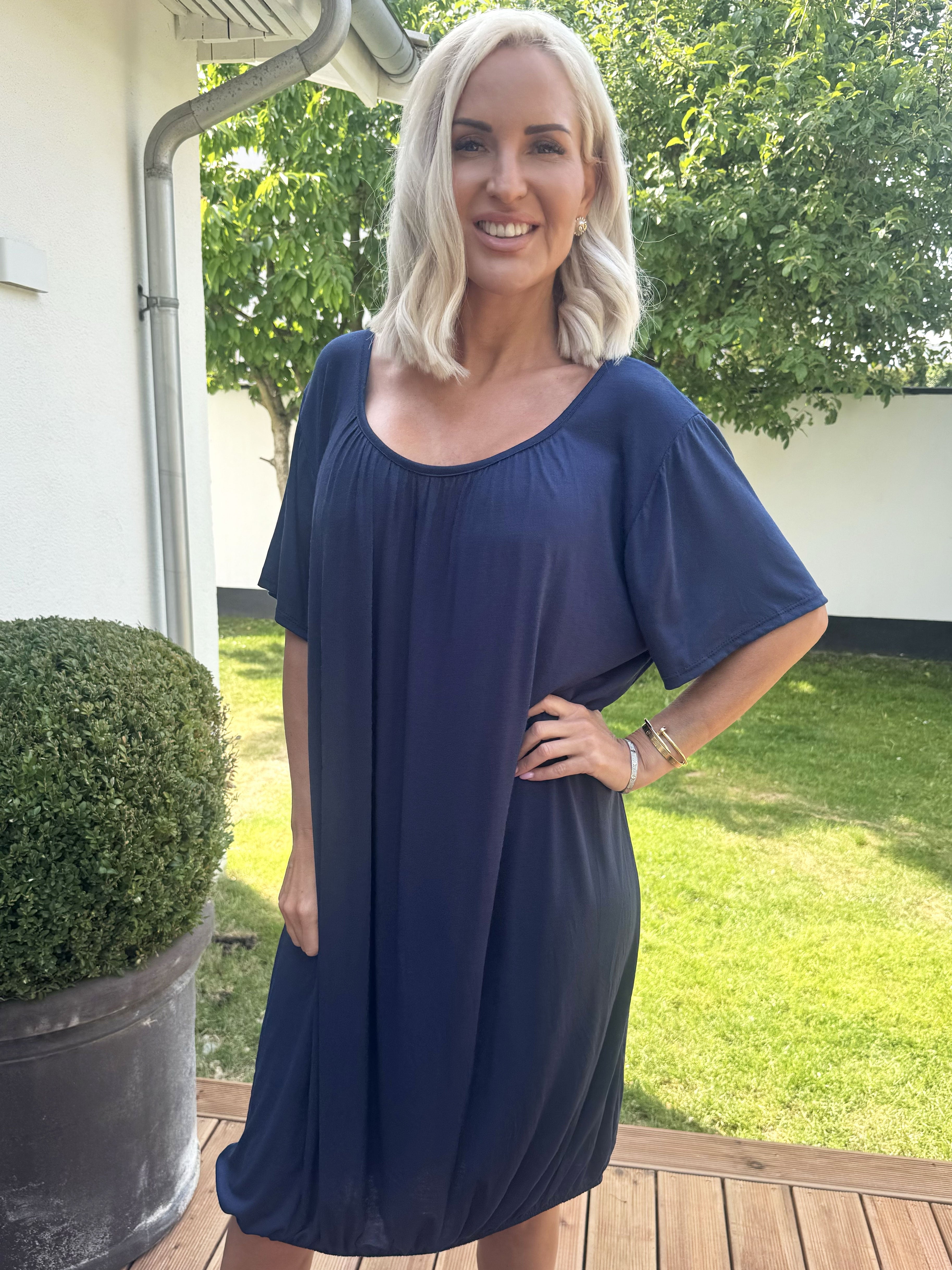 Miracle Dress - Basic klänning i viskos med resår nedtill